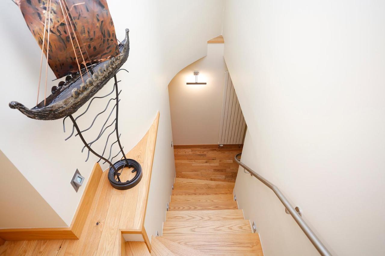 Joivy Unique Mezzanine Apartment In เซนต์แอนดรูว์ ภายนอก รูปภาพ