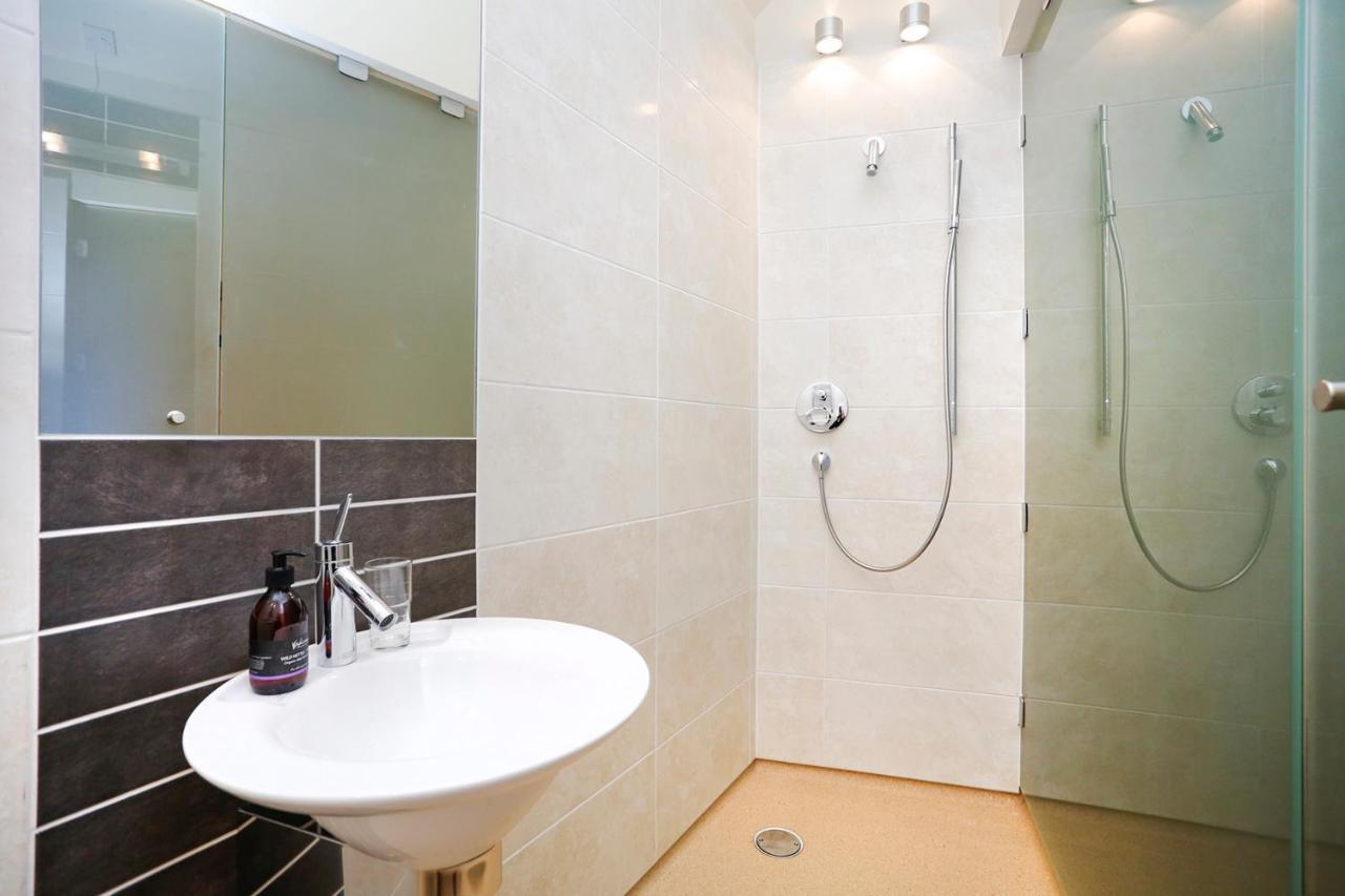 Joivy Unique Mezzanine Apartment In เซนต์แอนดรูว์ ภายนอก รูปภาพ